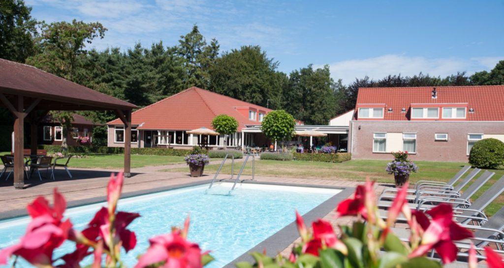 Zwembad seniorenhotel de Postelhoef
